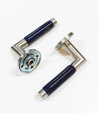 Design deurklinken – RVS met blauw porseleinen handgreep