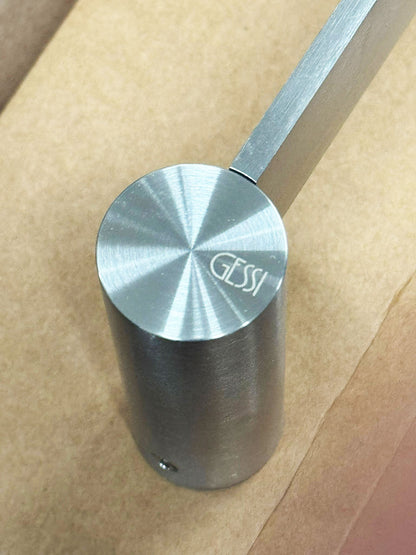 Gessi 316 Glijstang met antikalk-handdouche, 1,50 m flexibele slang en wateraansluiting gebosrsteld RVS