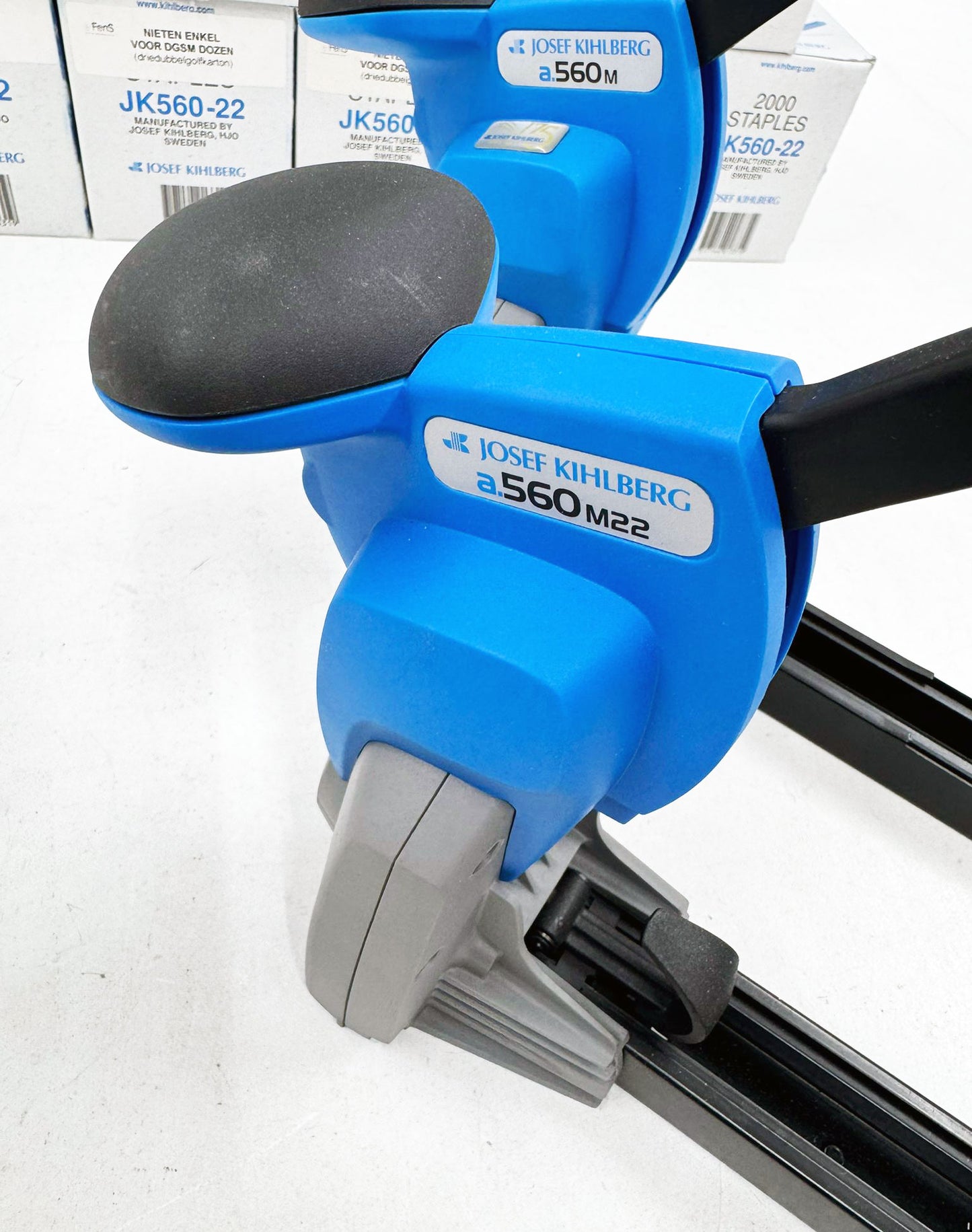 2 x Josef Kihlberg A560M 18 mm en A560 M22M 22 mm handbediende bovenkartonsluiters