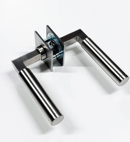 9 sets Intersteel Baustil deurkrukken op vierkant magneet rozet verdekt, RVS