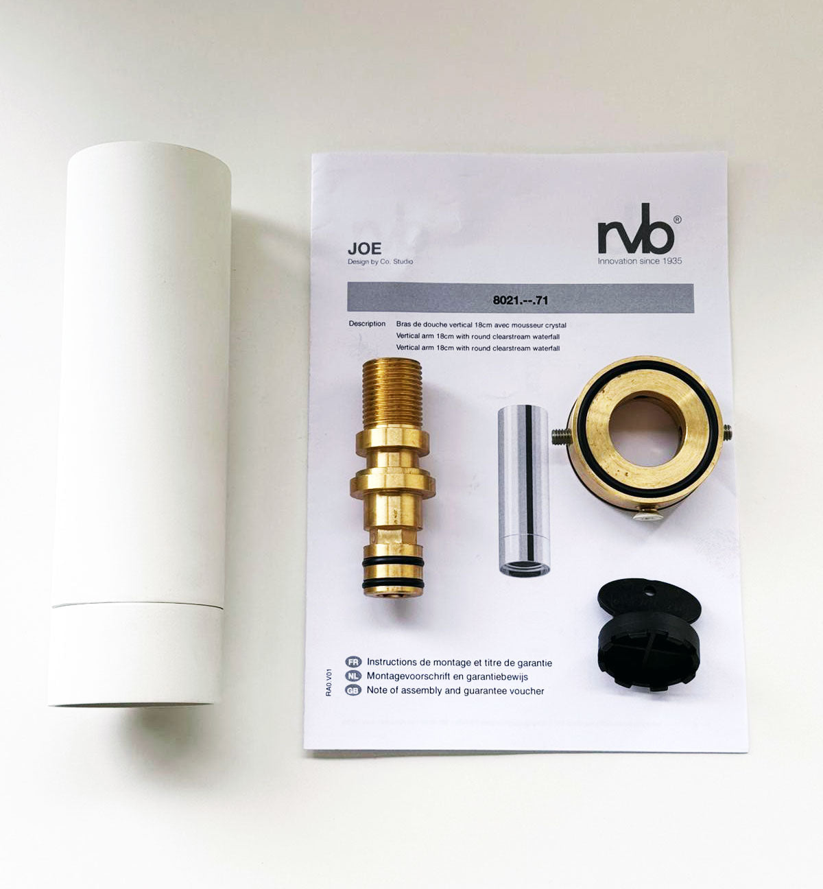 RVB JOE design hoofddouche Ø 50 mm, clearstream waterval met verticaal douchearm 180 mm, mat wit