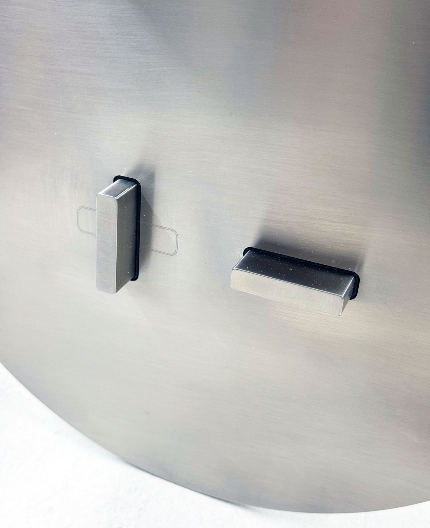 Treemme Rubinetterie design rond bedieningspaneel met 2 drukknoppen ø260 mm RVS