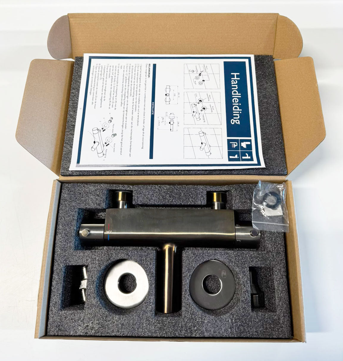 Wiesbaden Chic badkraan Cool Touch thermostatisch geborsteld staal
