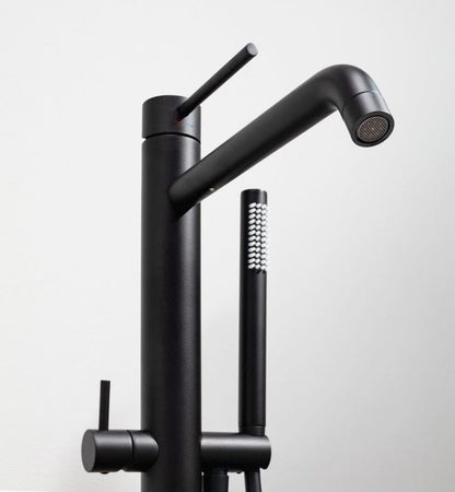 Paffoni Light Vrijstaande bad/douchemengkraan met omsteller en handdouche (inclusief inbouwdeel art. LIG030) mat zwart